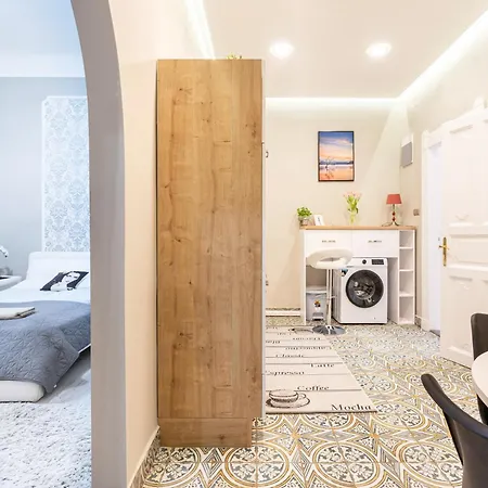 Apartment Sea Holly - With Perfect Location 2 Separate Bdrms Budapest