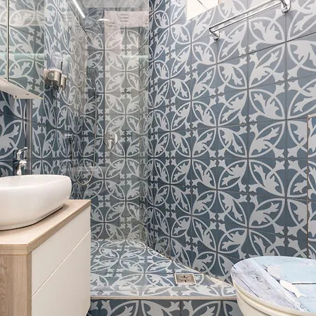 Sea Holly - With Perfect Location 2 Separate Bdrms Budapest