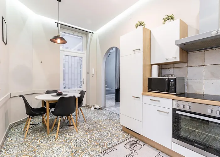 Sea Holly - With Perfect Location 2 Separate Bdrms Daire Budapeşte