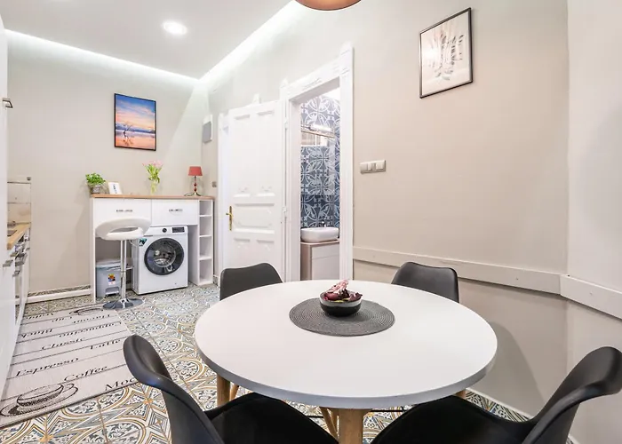 Sea Holly - With Perfect Location 2 Separate Bdrms Apartament