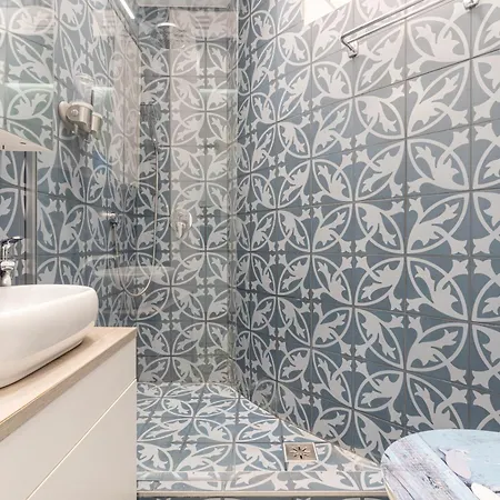 Sea Holly - With Perfect Location 2 Separate Bdrms Apartment