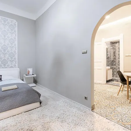 Apartment Sea Holly - With Perfect Location 2 Separate Bdrms *