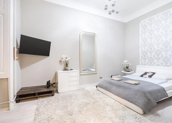 Sea Holly - With Perfect Location 2 Separate Bdrms דירה