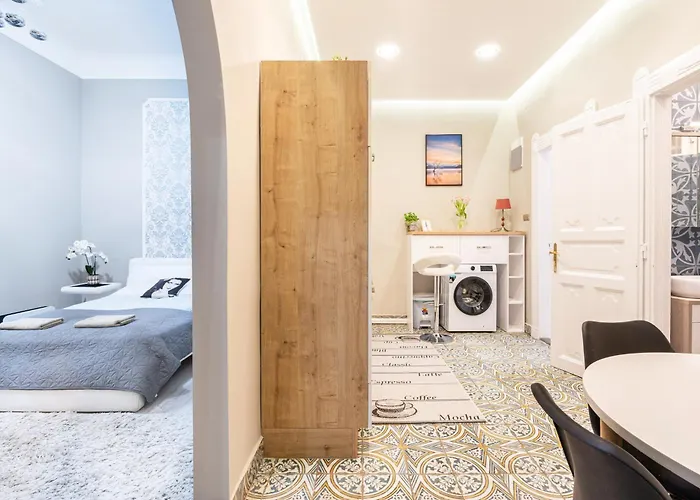 דירה Sea Holly - With Perfect Location 2 Separate Bdrms בודפשט